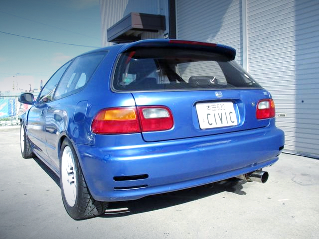 Rear exterior of EG6 HONDA CIVIC SiR2.