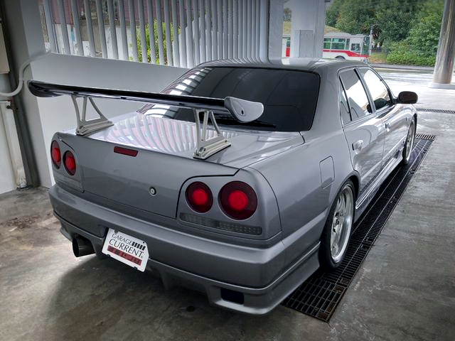 Rear exterior of ER34 SKYLINE 4-DOOR 25GT-X TURBO.