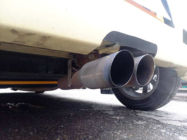 Dual exhaust muffler.