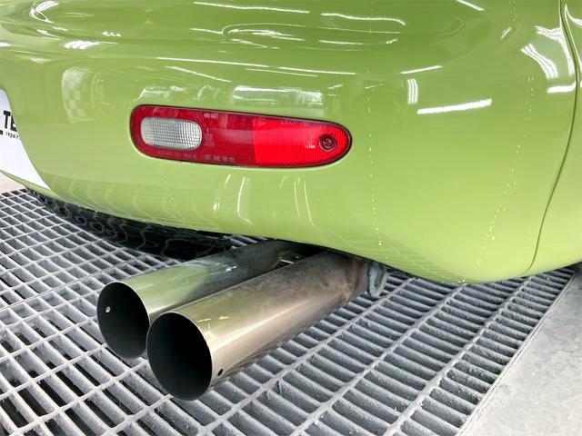 Dual muffler.