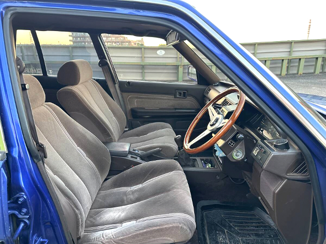 Driver side interior of GX70 MARK 2 WAGON.