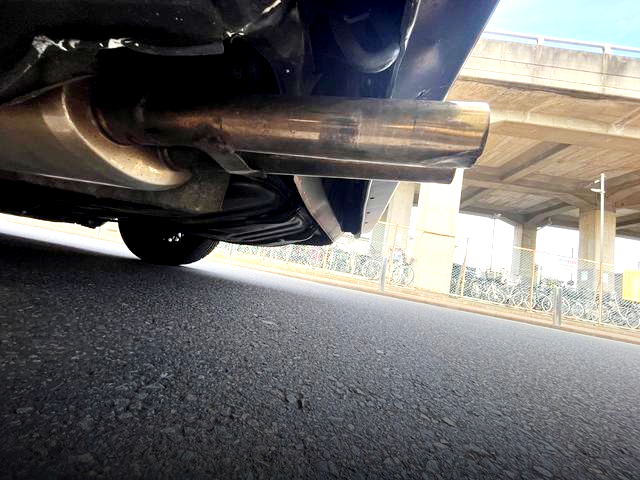 Dual exhaust muffler.