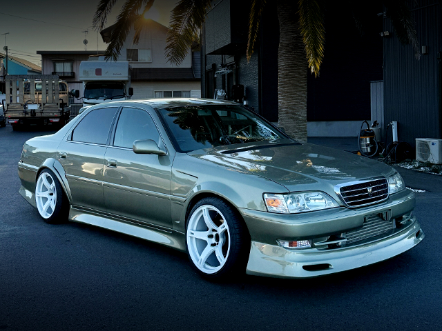 Front exterior of JZX100 CRESTA 2.5 EXCEED G.