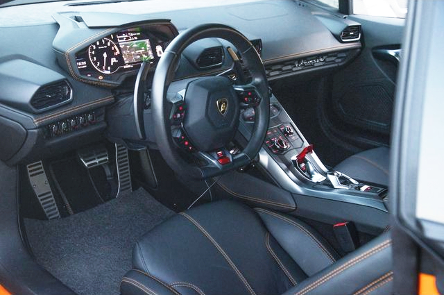 Interior of LB-WORKS WIDEBODY LAMBORGHINI HURACAN LP610-4.