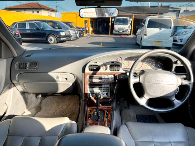 Dashboard of Static 3rd Gen NISSAN PRESIDENT SOVEREIGN.