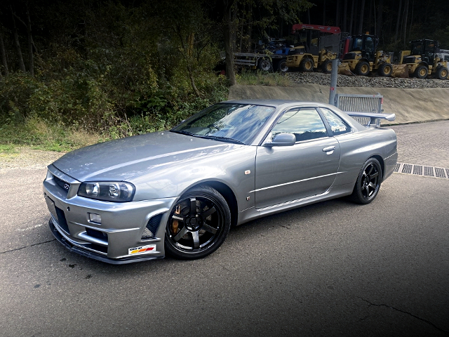 Front exterior of BNR34 SKYLINE GT-R.