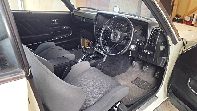 Interior dashboard of HGC211 SKYLINE JAPAN.