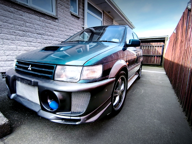 Front exterior of 1st Gen MITSUBISHI RVR.