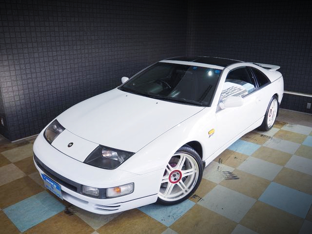 Front exterior of Z32 FAIRLADY Z.