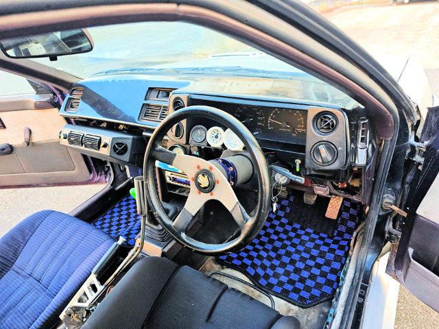 Interior of Fender extra wide AE86 LEVIN.