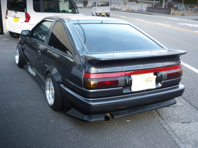 Rear exterior of AE86 SPRINTER TRUENO GTV.