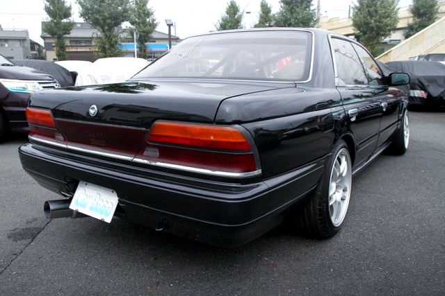 Rear exterior of C33 NISSAN LAUREL.