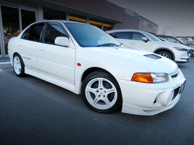 Front exterior of CN9A LANCER EVOLUTION 4.