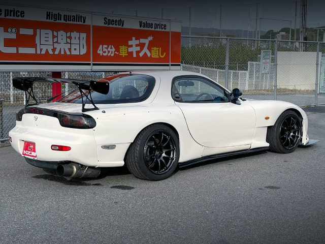 Rear exterior of FEED WIDEBODY FD3S RX-7 TYPE-RB BATHURST.