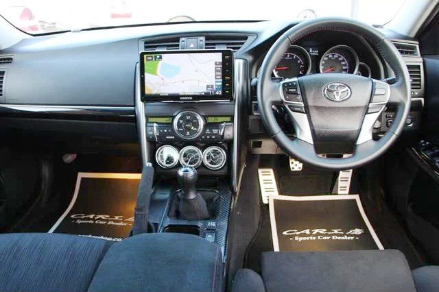 Interior of GRX133 MARK X 350S with JZX110 5MT CONVERSION.