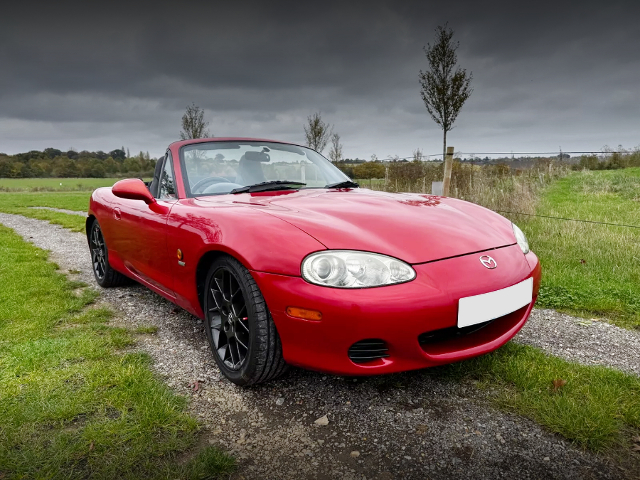 Front exterior of 2nd Gen MAZDA MX-5.