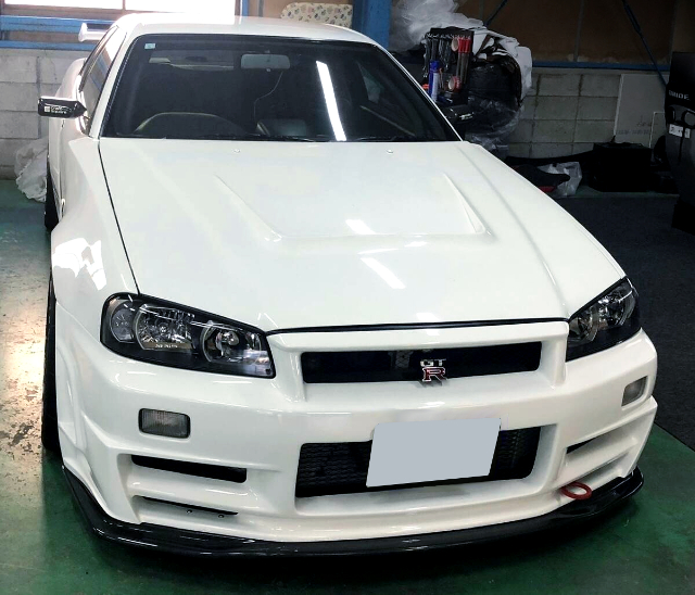 Front exterior of BNR34 SKYLINE GT-R.