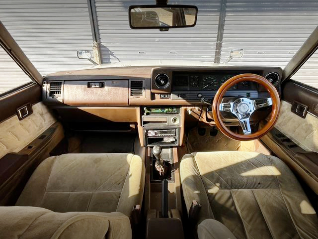 Dashboard of 1st Gen TOYOTA CRESTA.