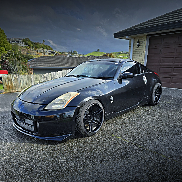 Front side exterior of Z33 NISSAN 350Z.