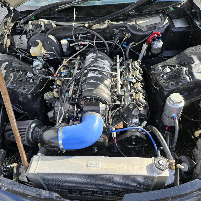 LS2 intake on LS1 5700cc V8 engine.