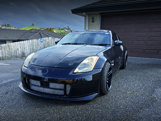 Front exterior of Z33 NISSAN 350Z.