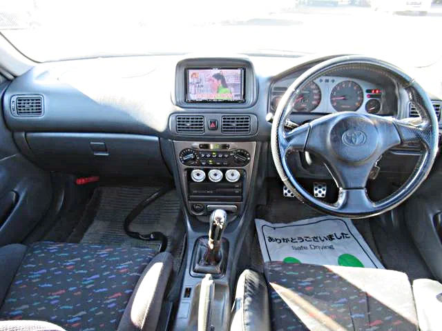 Dashboard of AE111 COROLLA 4-DOOR GT.