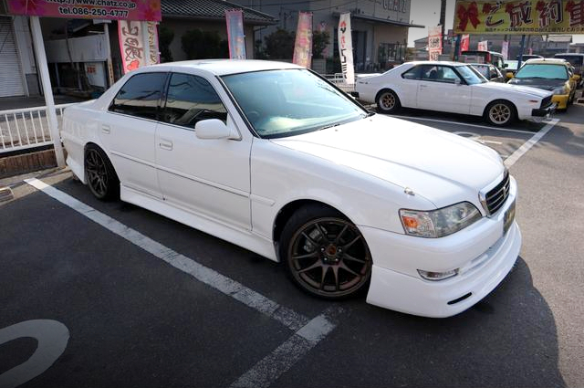 Front exterior of JZX100 CRESTA ROULANT G.