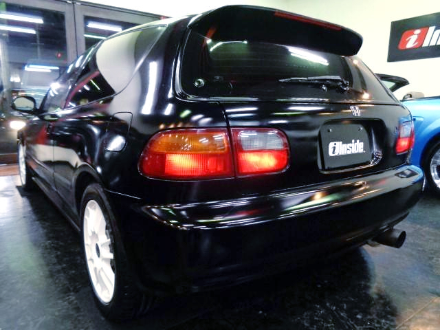 Rear side exterior of EG6 HONDA CIVIC SiR.