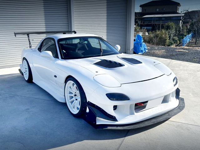 Front exterior of R-MAGIC WIDEBODY FD3S RX-7.