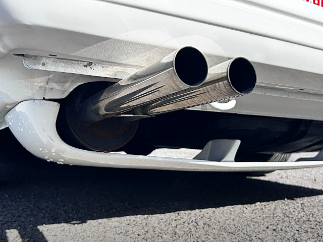 Dual exhaust muffler.