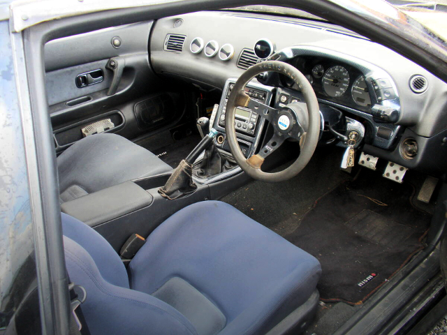 Interior dashboard of HCR32 SKYLINE 2-DOOR GTS-t TYPE-M.