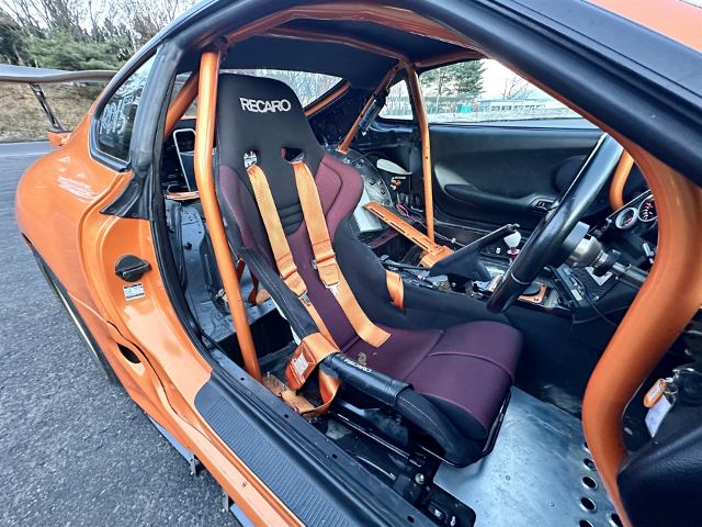 Seat and roll cage of JZA80 SUPRA RZ.