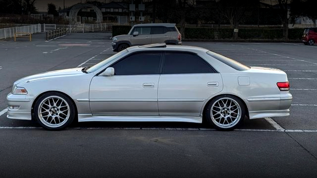Side exterior of JZX100 MARK 2 TOURER-V.