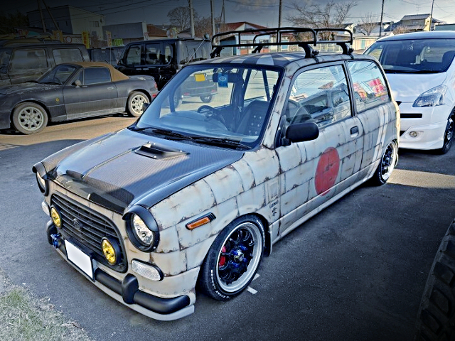 Front exterior of L700V DAIHATSU MIRA VAN.