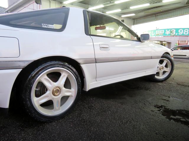 Side exterior of MA70 SUPRA 3.0GT TURBO AEROTOP.