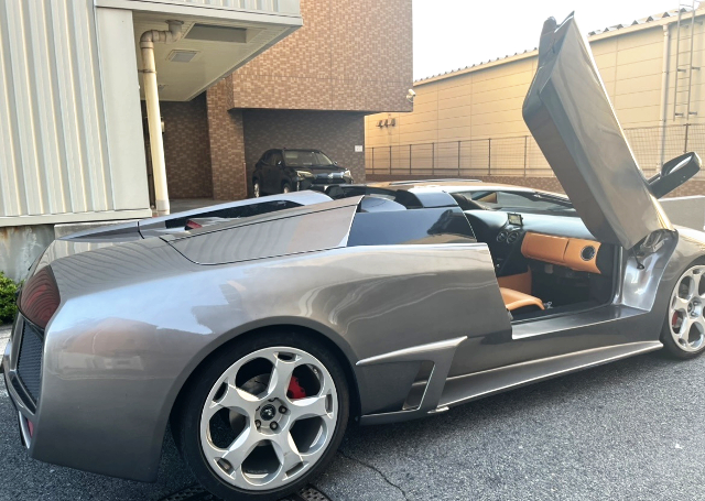 Right side exterior of MR-S based Lamborghini Murcielago Roadster replica.