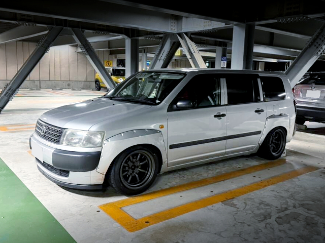 Front side exterior of EXTEND WIDEBODY PROBOX WAGON.