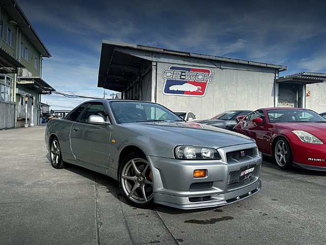 Front exterior of まるるん complete spec R34 SKYLINE GT-R.