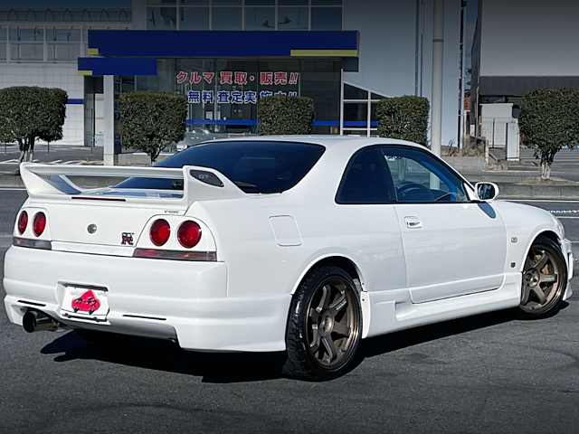 Rear exterior of R33 SKYLINE GT-R.