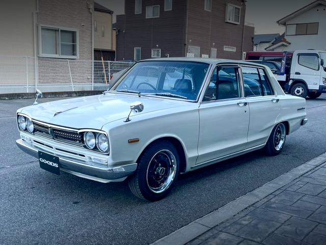 Front exterior of C10 HAKOSUKA 4-DOOR.