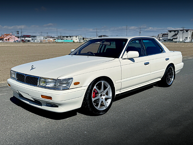 Front exterior of C33 NISSAN LAUREL.