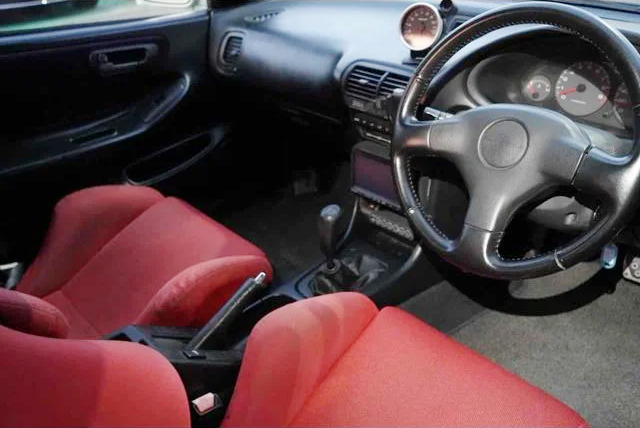 Interior of DC2 INTEGRA Si.