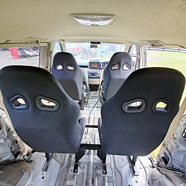 Interior seats of 2nd Gen E51 NISSAN ELGRAND.