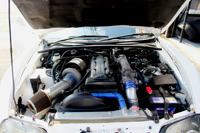 2JZ-GTE with BIG SINGLE TURBO.