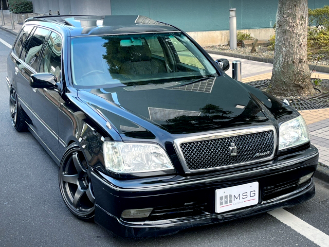 Front exterior of JZS171W CROWN ESTATE ATHLETE V PREMIUM SPORTS SELECTION.