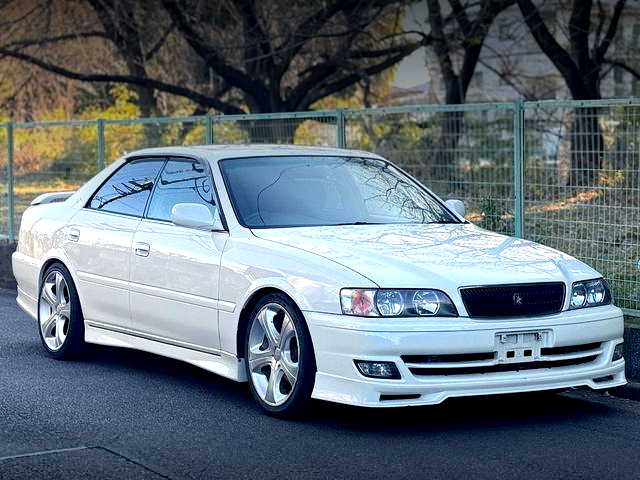 Front exterior of JZX100 CHASER TOURER-S GRAND PACKAGE.