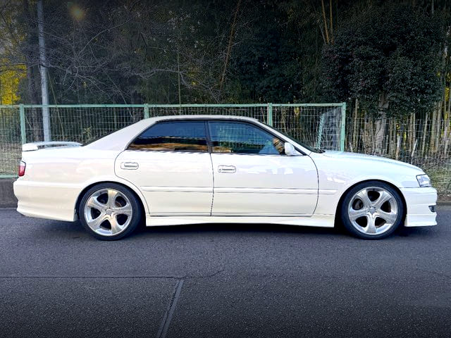 Side exterior of JZX100 CHASER TOURER-S GRAND PACKAGE.