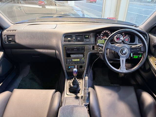 Interior of JZX100 CHASER TOURER-V. 