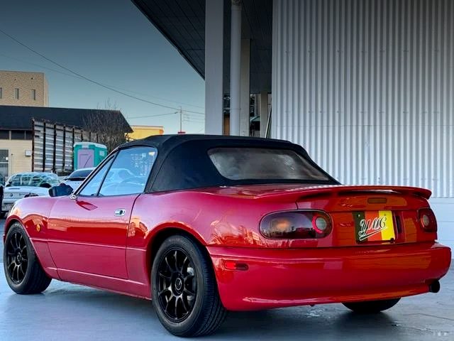 Rear exterior of 1st Gen MX-5 Miata.