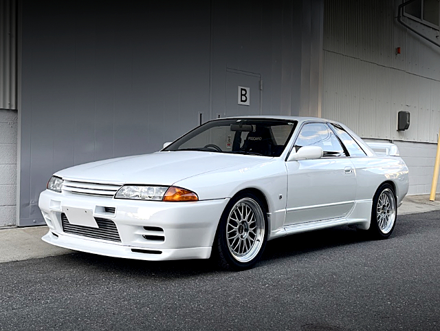 Front exterior of BNR32 SKYLINE GT-R.